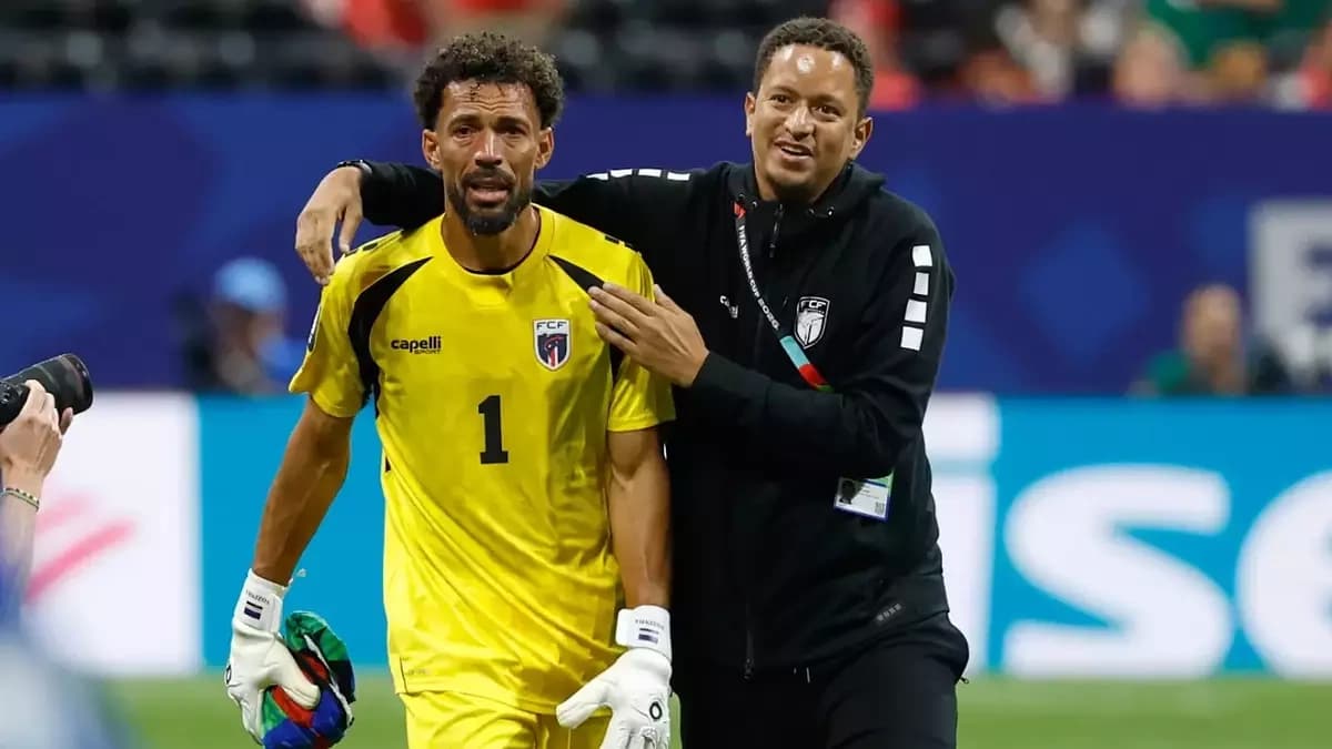 Nghị sĩ Mỹ gây quỹ visa cho mẹ thủ môn Cape Verde: Câu chuyện cảm động World Cup