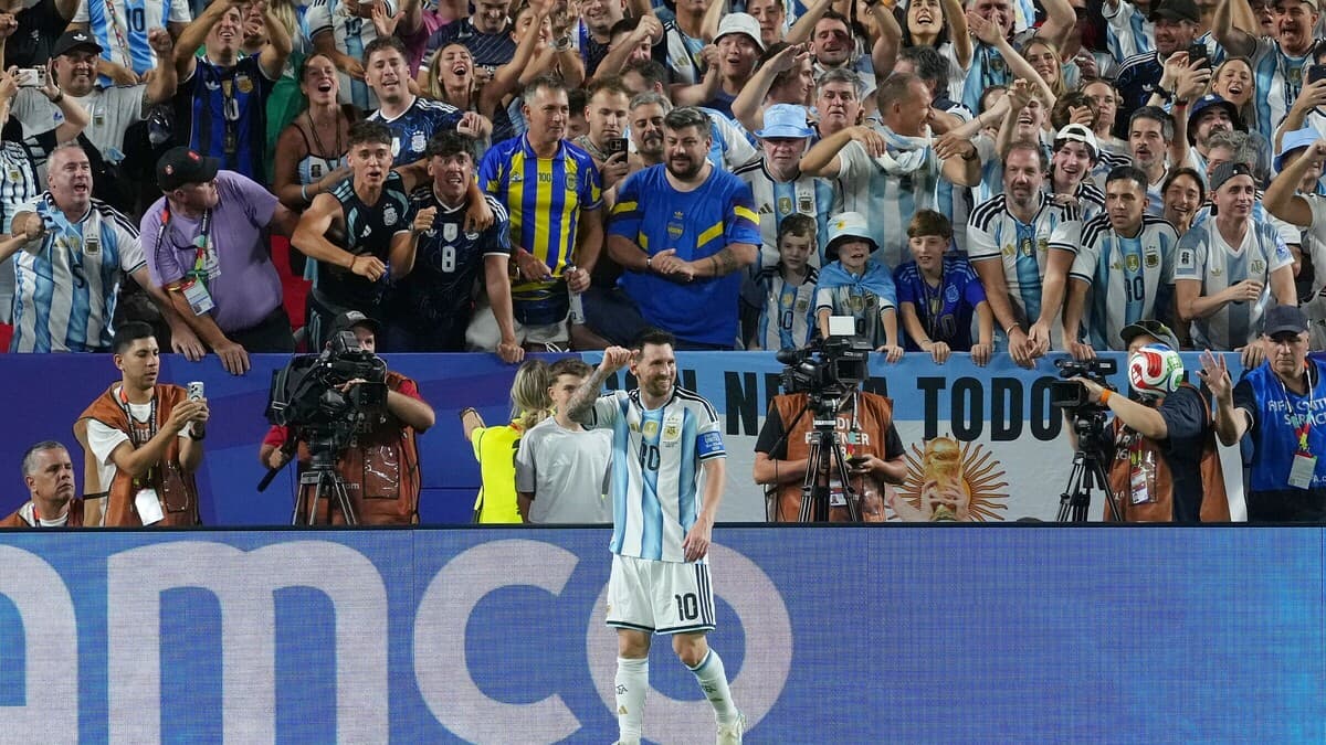 Messi khóc vì chuyện cá nhân, lập hat-trick ở World Cup 2026