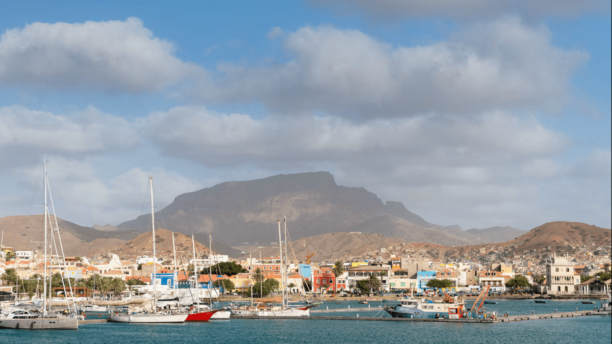 Cape Verde - Đảo quốc 'kìm chân' Tây Ban Nha tại World Cup 2026