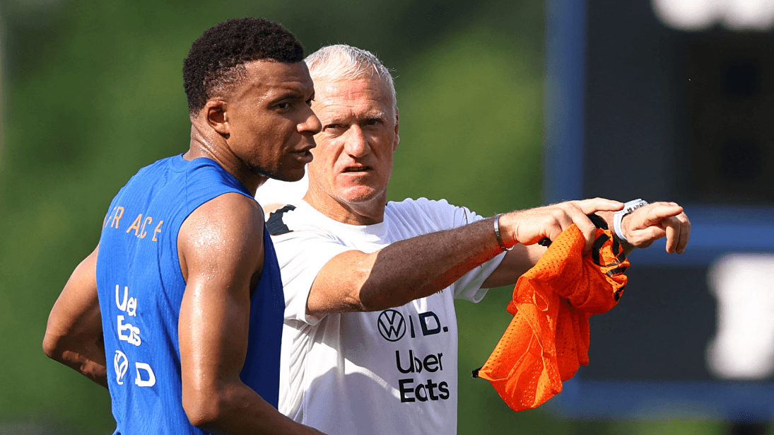 Deschamps: Sự nổi tiếng không làm Mbappe thay đổi