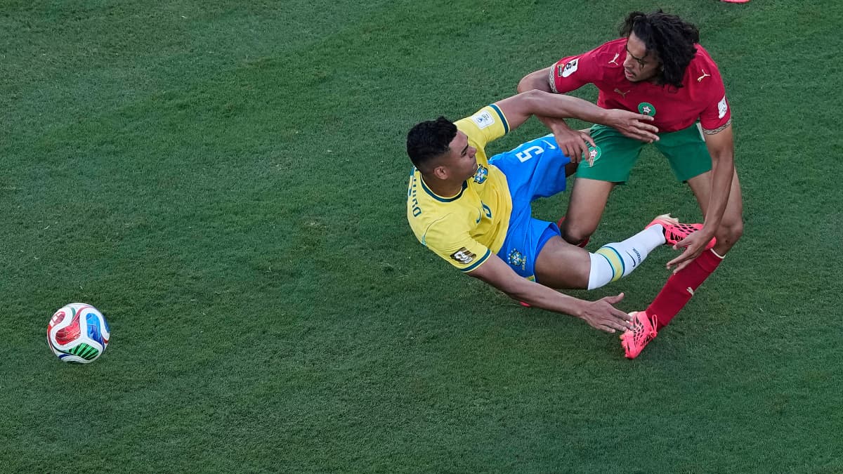 Ayyoub Bouaddi: Tài năng trẻ 18 tuổi làm lu mờ tuyến giữa Brazil tại World Cup