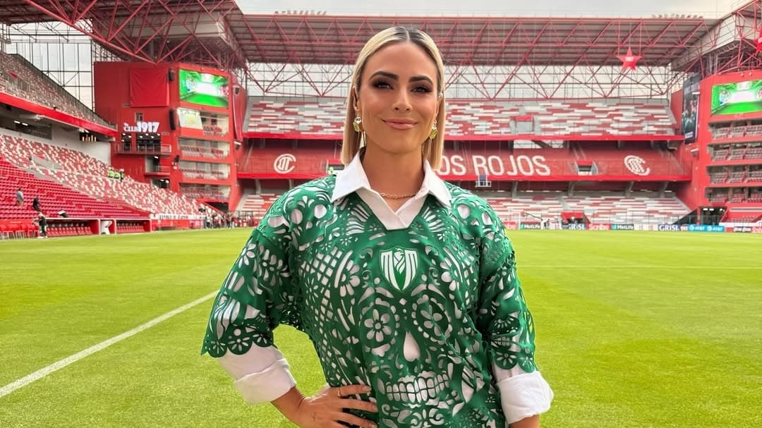 Áo cổ động viên World Cup Mexico: Khi bóng đá gặp di sản văn hóa Lễ hội Người chết