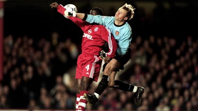 Cựu thủ môn Arsenal Alex Manninger tử nạn vì tai nạn tàu hỏa