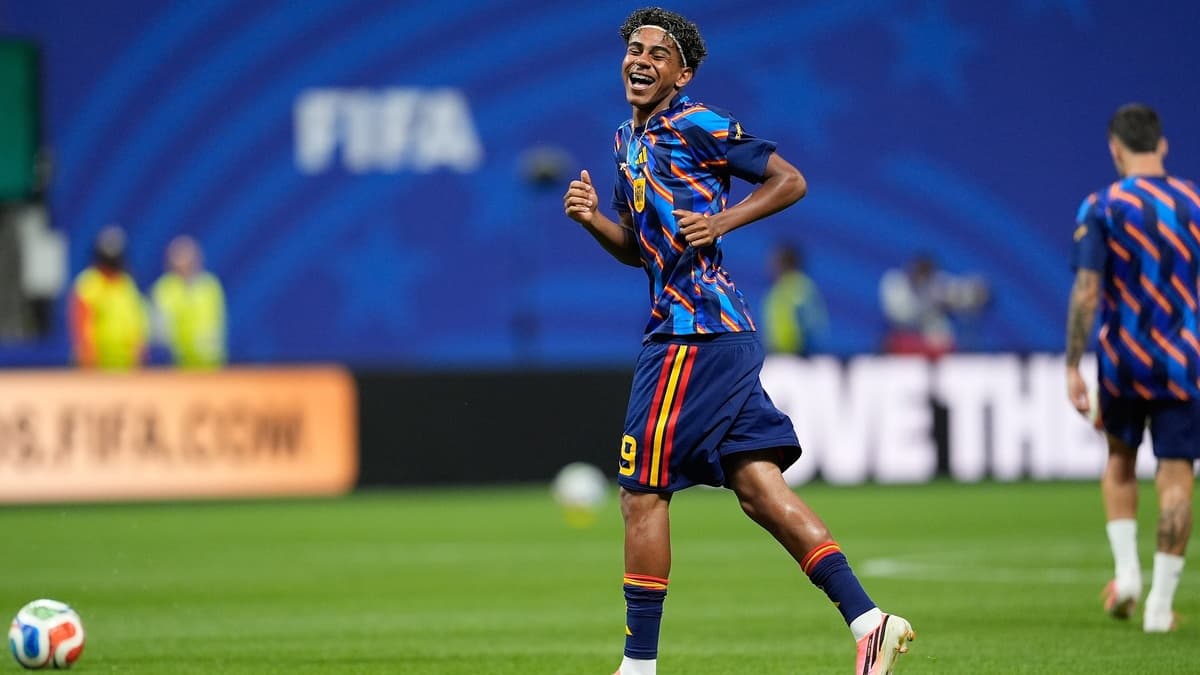 Hiệp một Tây Ban Nha 0-0 Arab Saudi: Lamine Yamal khuấy đảo hàng thủ