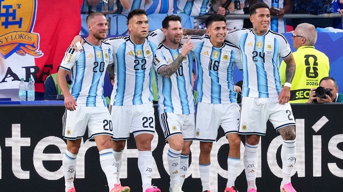 Mac Allister thừa nhận: Rất khó để học theo Messi