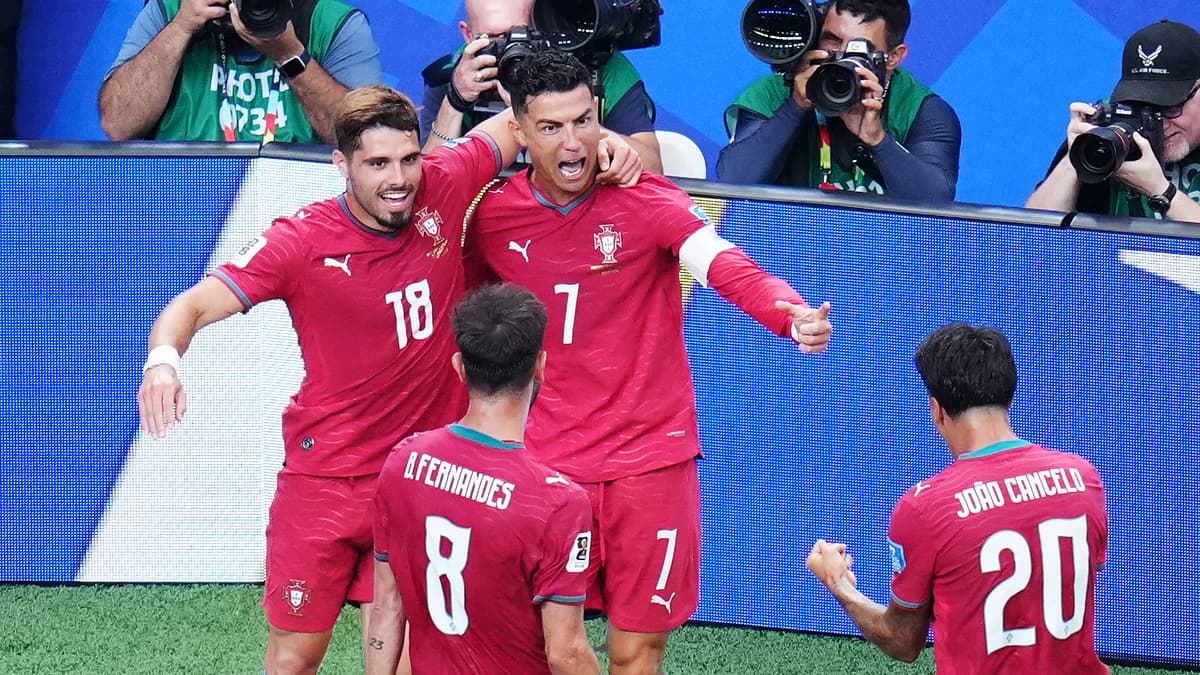 Ronaldo lập cú đúp, Bồ Đào Nha hủy diệt Uzbekistan 5-0
