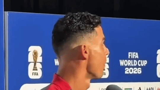 Ronaldo ngắt câu hỏi về Messi: 'Tôi không ở đây để tranh luận'