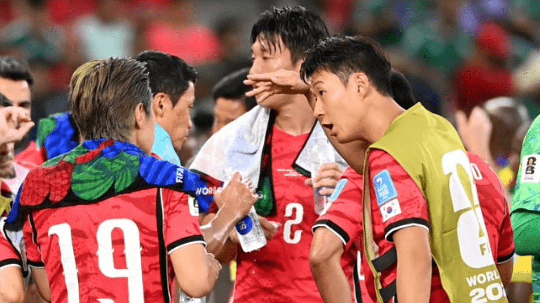 Hàn Quốc hòa Nam Phi 0-0: Son Heung-min vào sân, giành vé đi tiếp