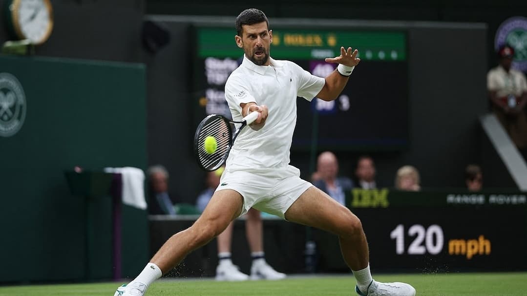Djokovic vùi dập Tsitsipas ở vòng hai Wimbledon 2026: Đẳng cấp vượt thời gian