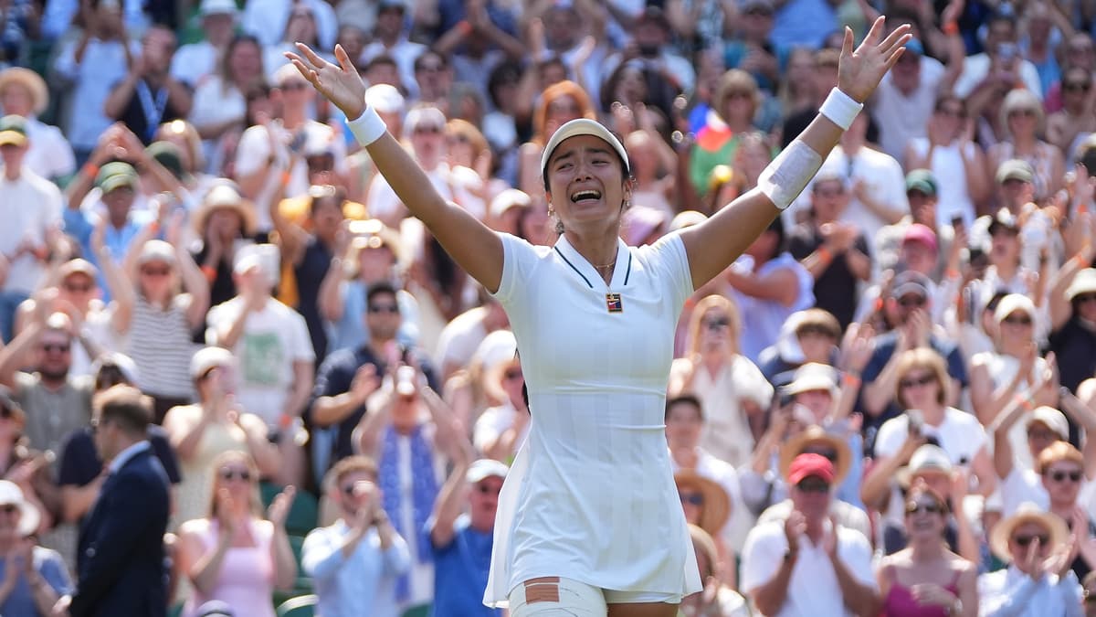 Cú sốc Wimbledon: Alex Eala - từ HCV SEA Games đến chiến thắng trước Iga Swiatek
