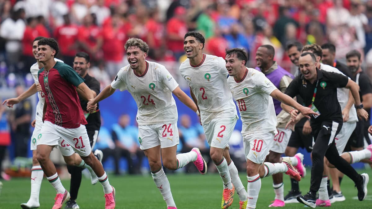 Morocco tái lập kỳ tích: Đánh bại Canada, trở thành đội châu Phi đầu tiên hai lần vào tứ kết World Cup