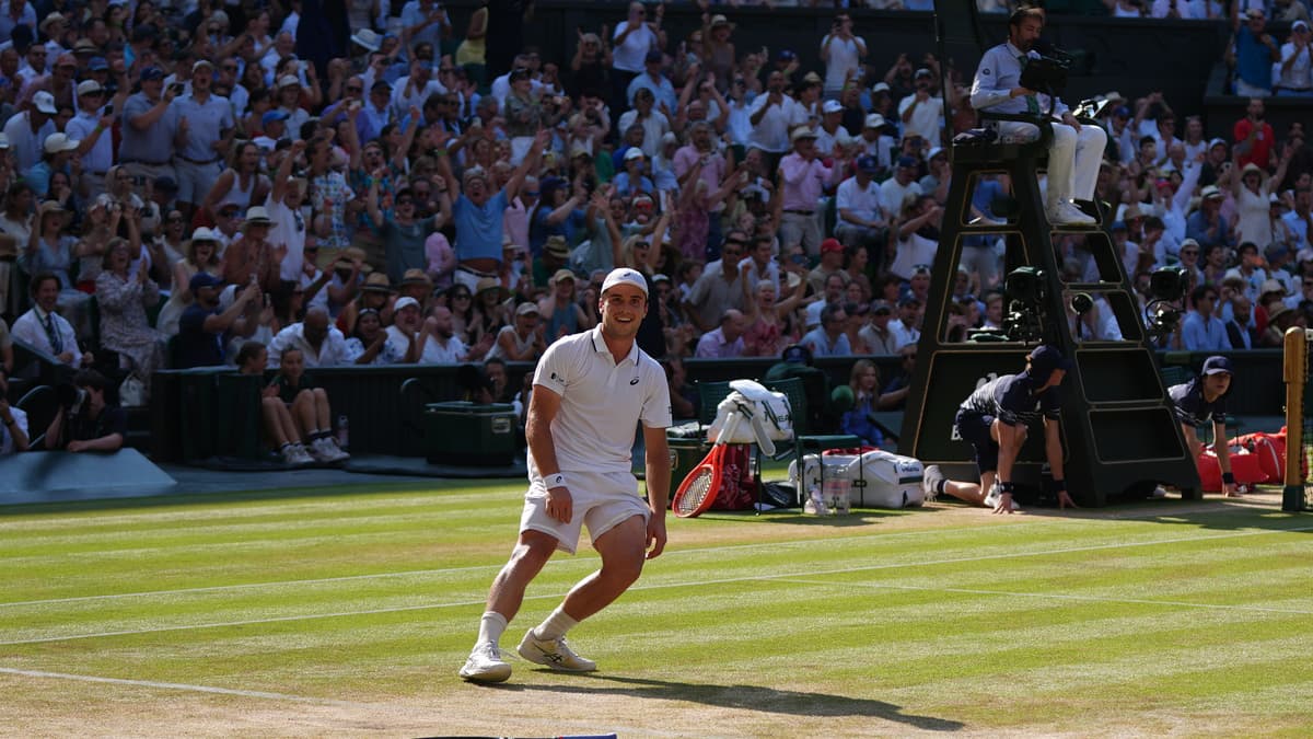 Arthur Fery: Nhà giàu vượt sướng đến bán kết Wimbledon