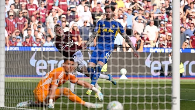 Video trận West Ham 3-0 Leeds: Chiến thắng không đủ trụ hạng